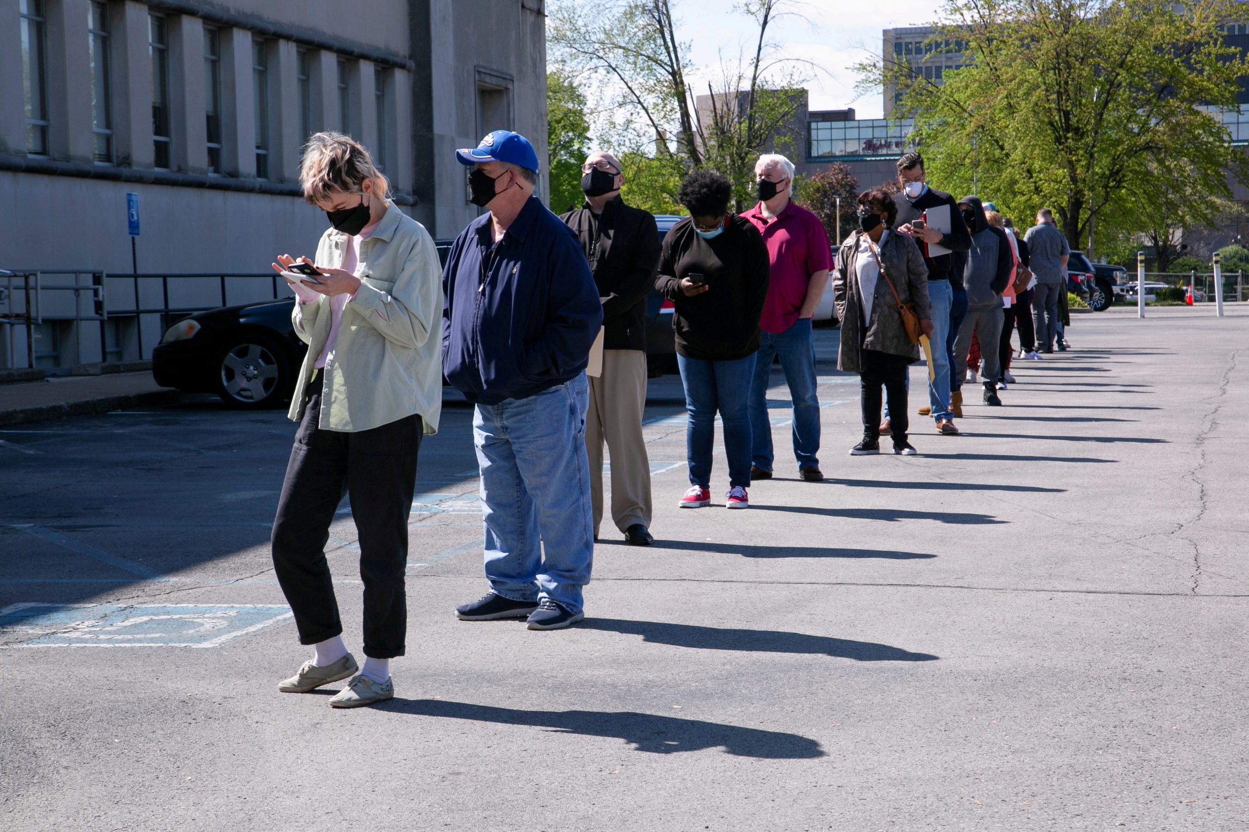 Continuing jobless claims hit three-year high