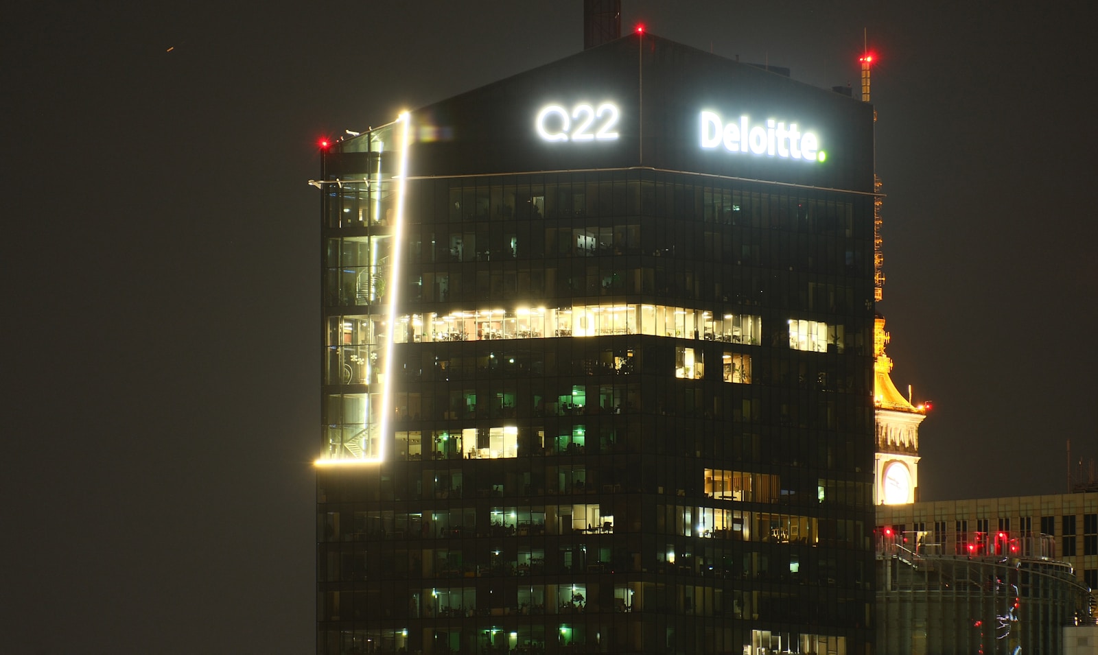 KPMG sales rise at faster rate than rivals